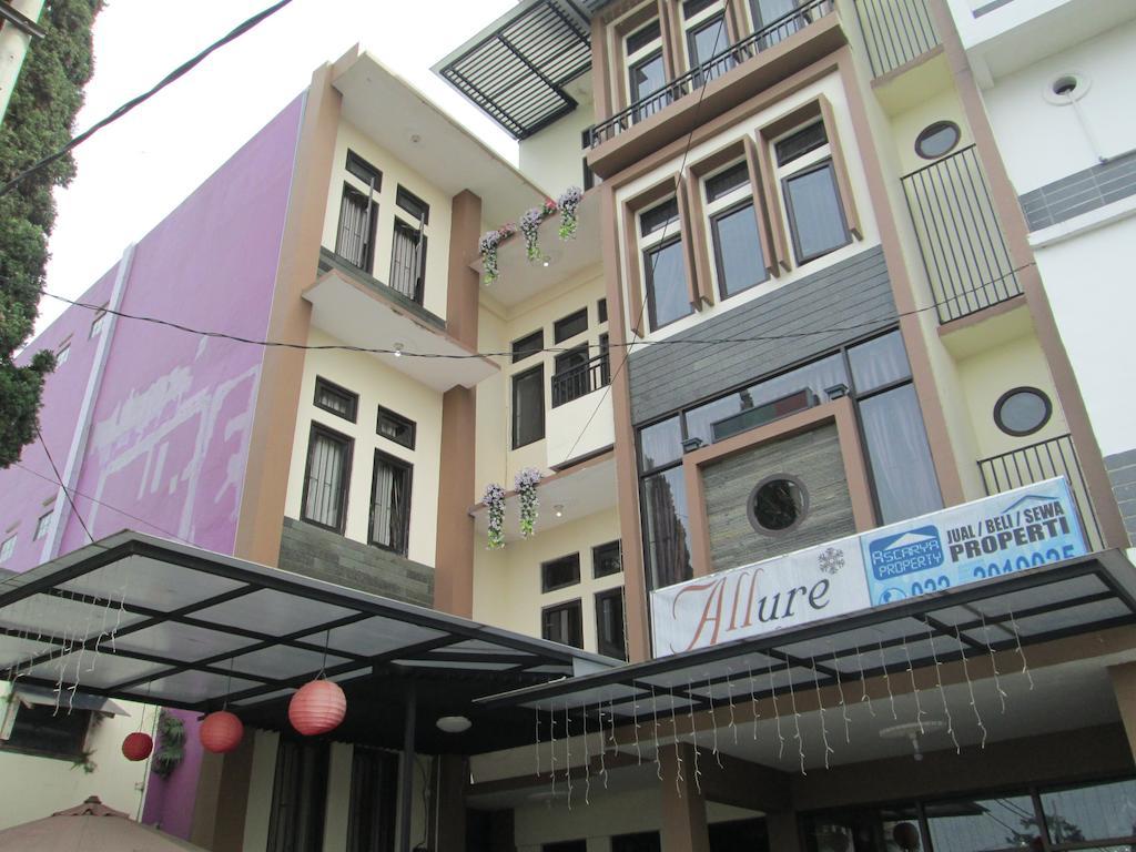 Allure Guest House Bandung Bagian luar foto